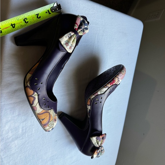 Y2K Rare Vintage Driving Miss Daisy Pumps by the brand Not Rated. Size 9 - Picture 4 of 7